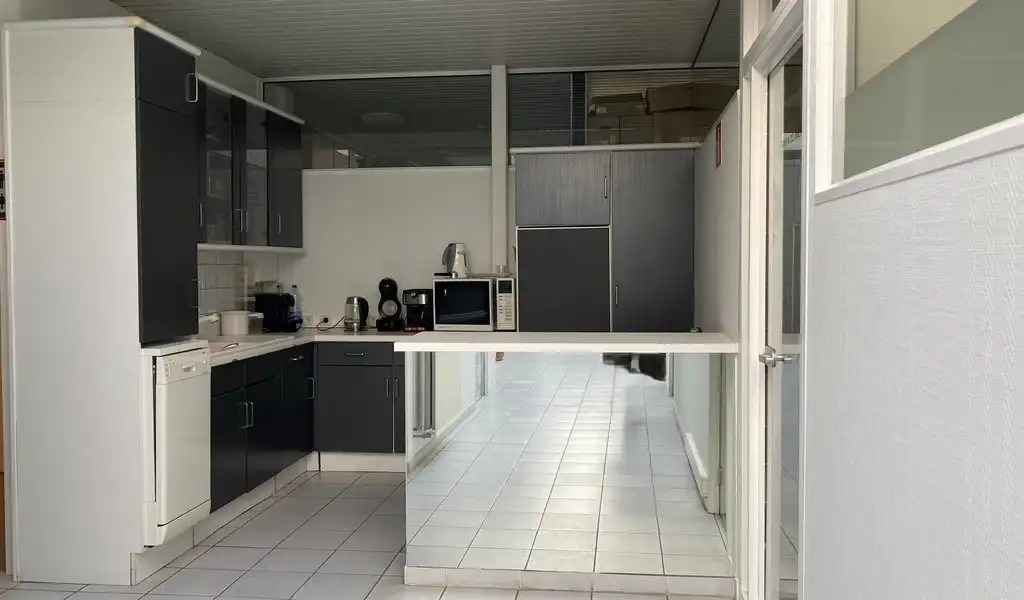 Kantoor te huur in New Westral Business Center te Nazareth foto 5