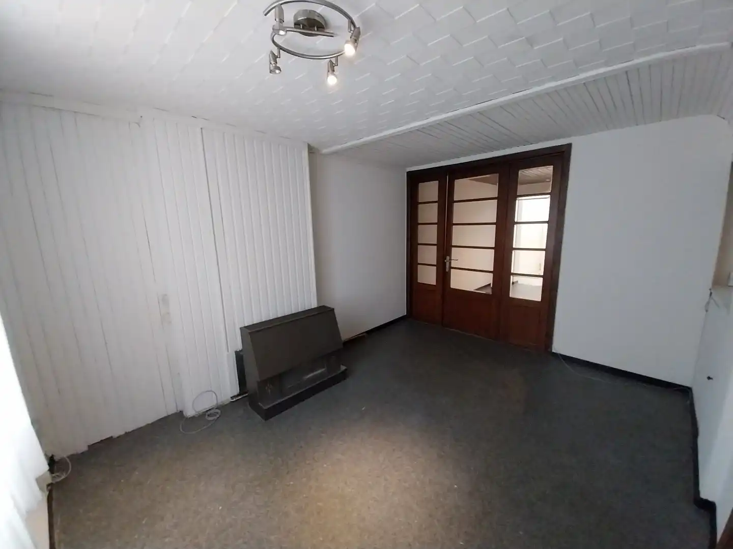 Ongemeubelde studio gelijkvloers (45 m²) gelegen nabij de Maastrichtersteenweg. foto 3