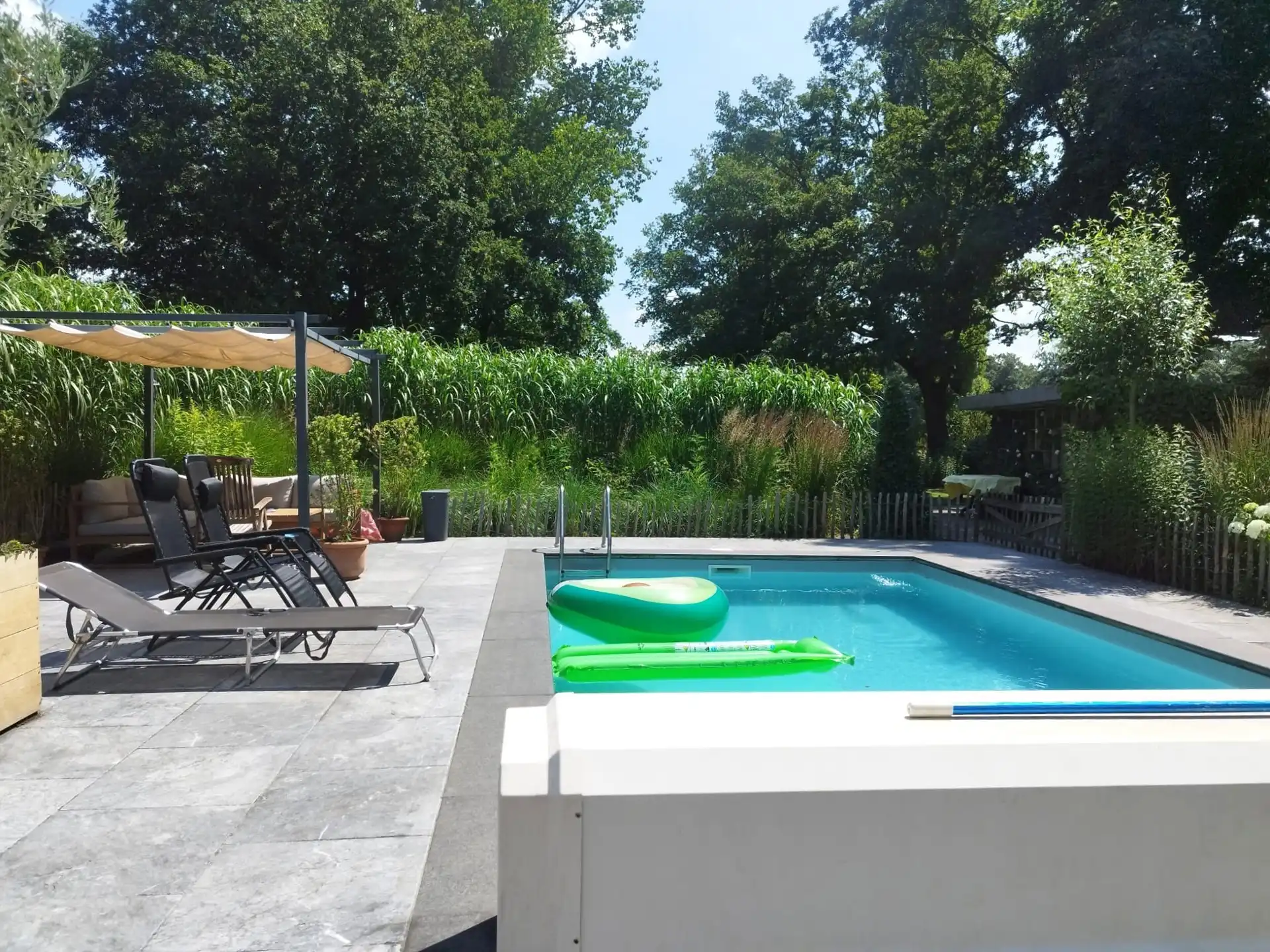 Langgevelhoeve met grote schuur, bakhuis en verwarmd zwembad foto 36