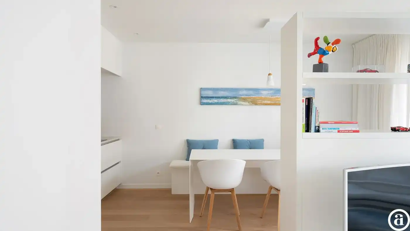 Modern 1-slaapkamerappartement met balkon op toplocatie foto 6