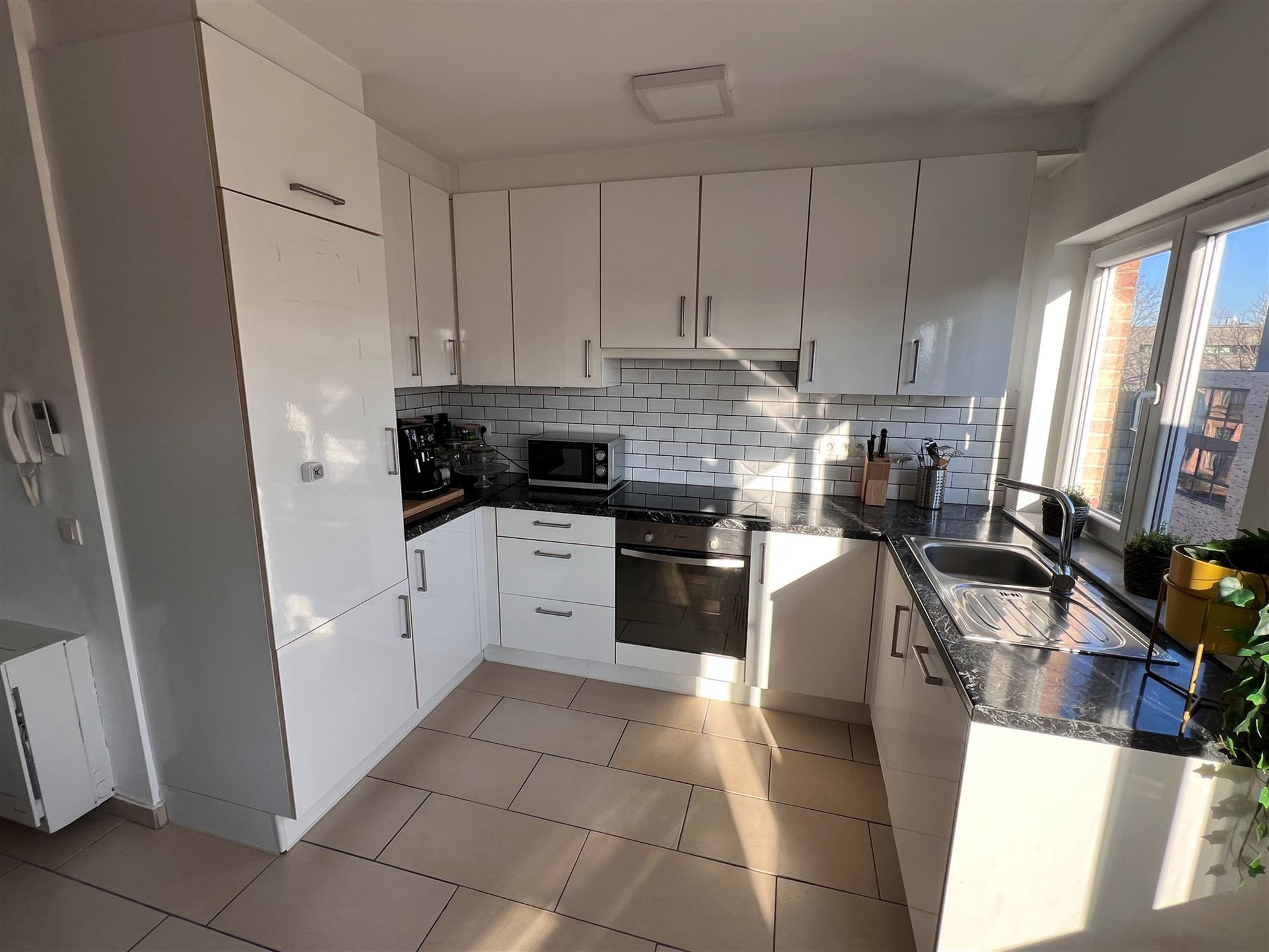 Appartement met 2 slpks, terras en garage foto 5