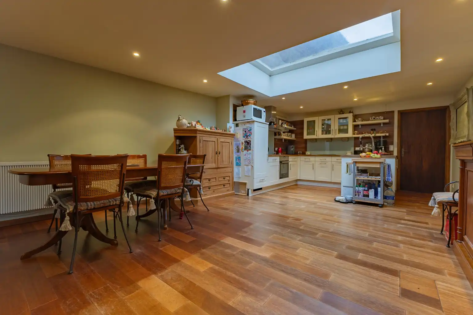 Karaktervolle woning met 4 slpks, garage, bijgebouw en tuin foto 26
