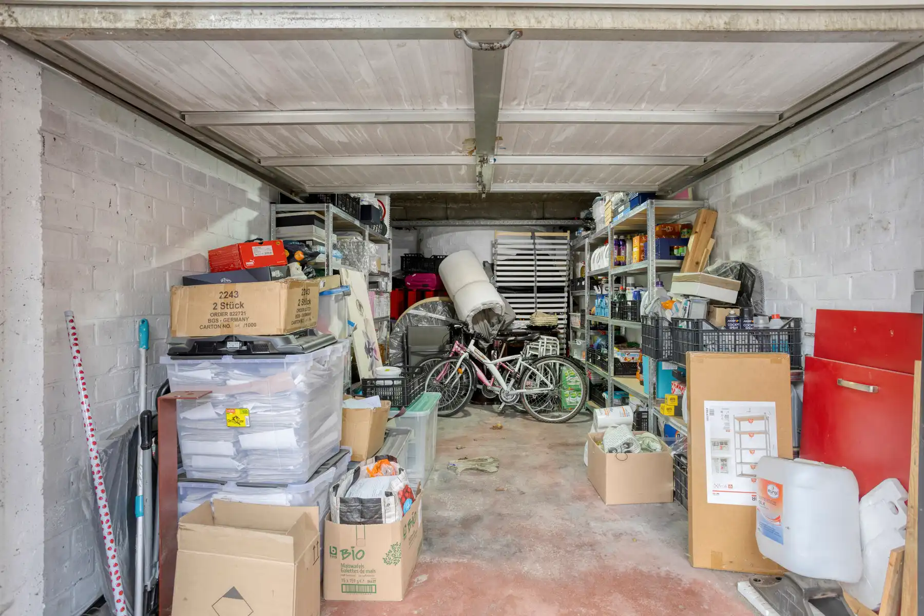 Ruim instapklaar appartement met parking foto 26