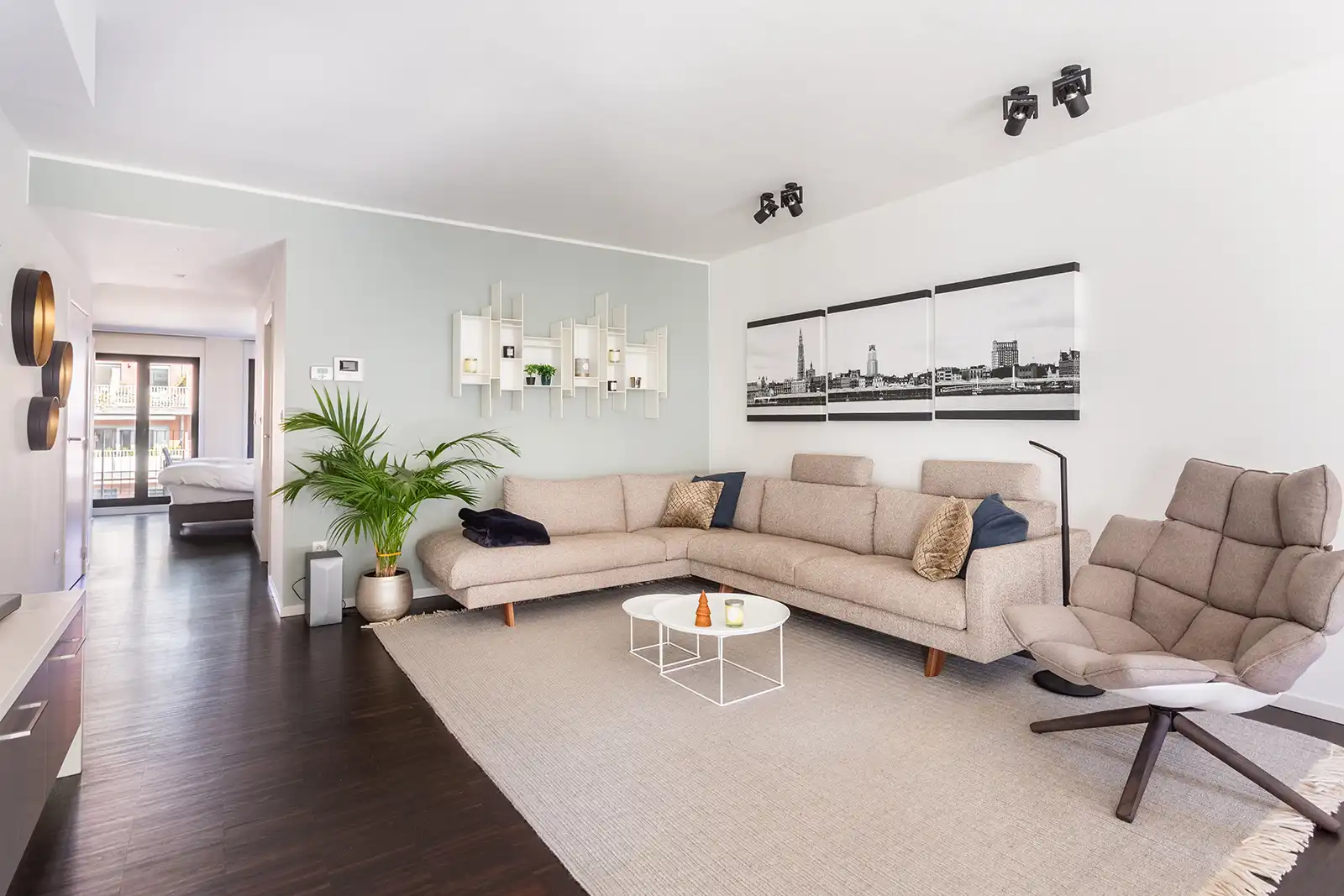 Luxueus en gemeubeld appartement met twee terrassen en parking op het Zuid foto 2