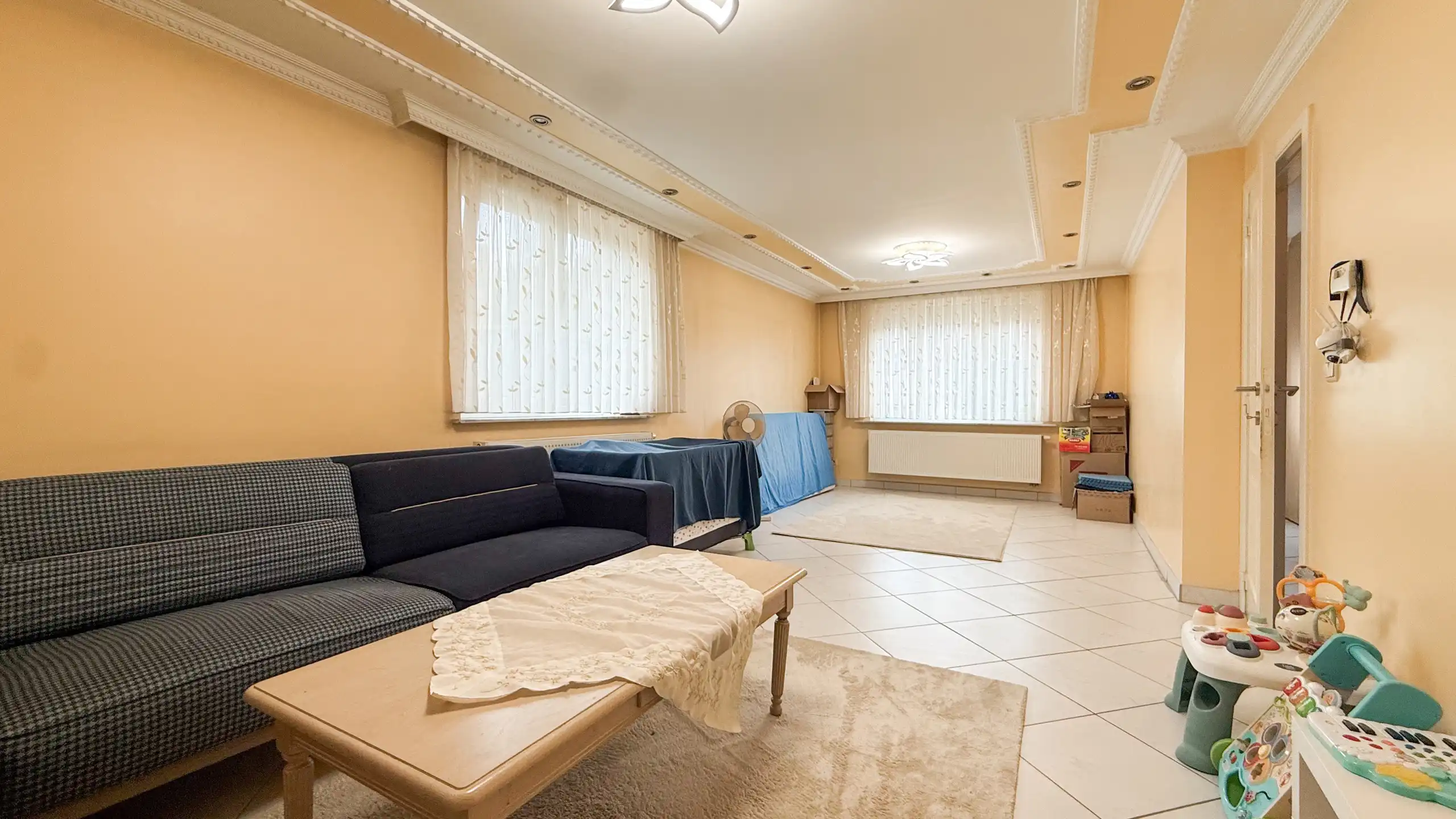 Halfopen woning met tuin, garage en 3 slaapkamers foto 6