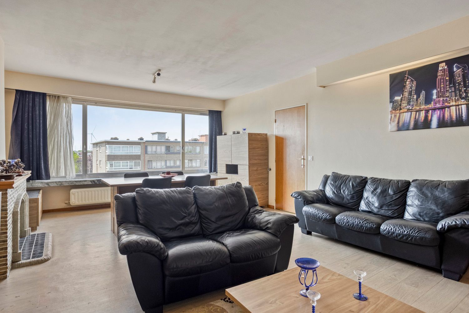 Ruim appartement op de 3de verdieping met terras en inpandige parkeerplaats! foto 8