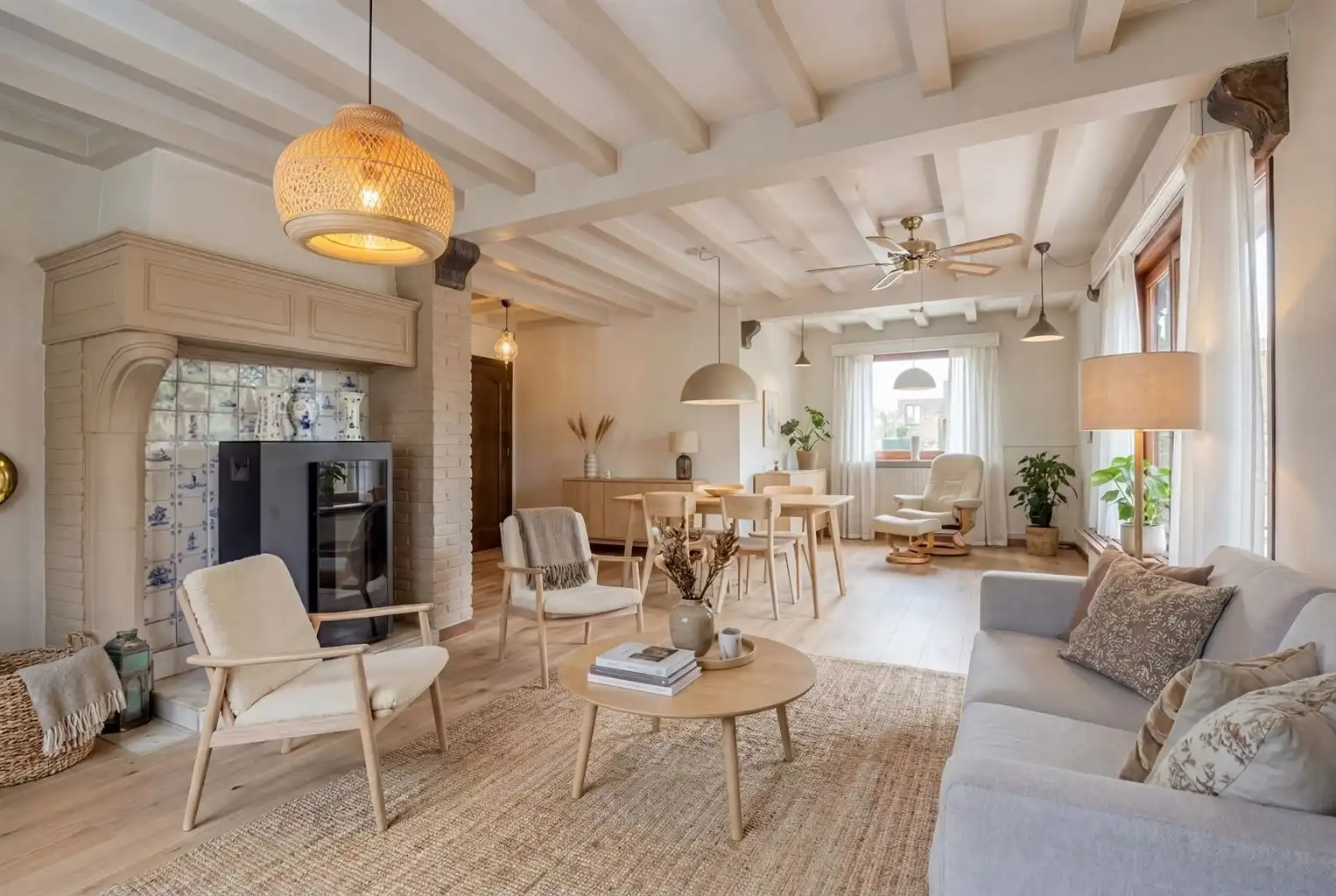 Vrijstaande woning met 4 slaapkamers, ruime tuin en garage op een riant perceel van 9a99ca, rustig gelegen nabij het centrum van Maaseik.  foto 4