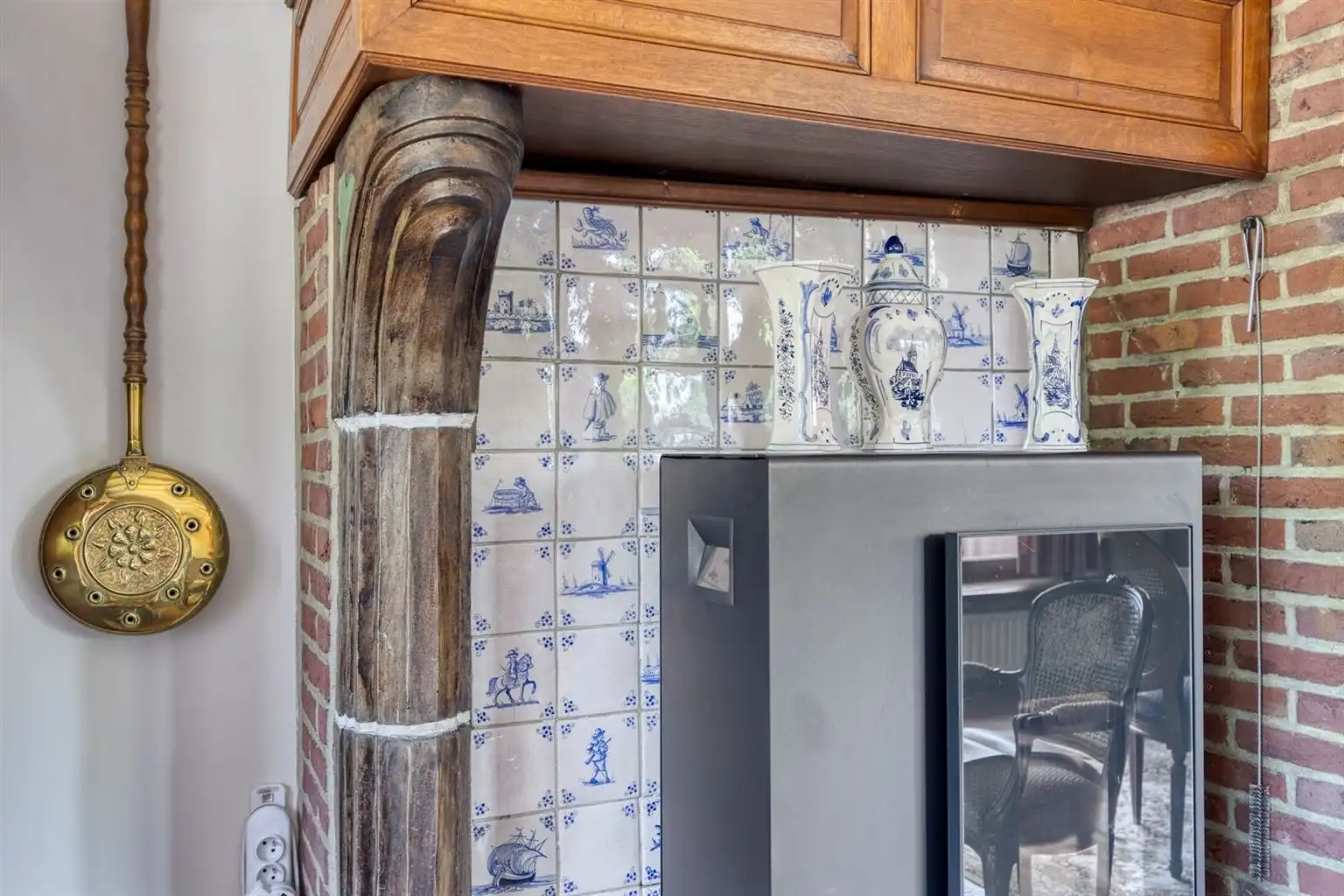 Vrijstaande woning met 4 slaapkamers, ruime tuin en garage op een riant perceel van 9a99ca, rustig gelegen nabij het centrum van Maaseik.  foto 4