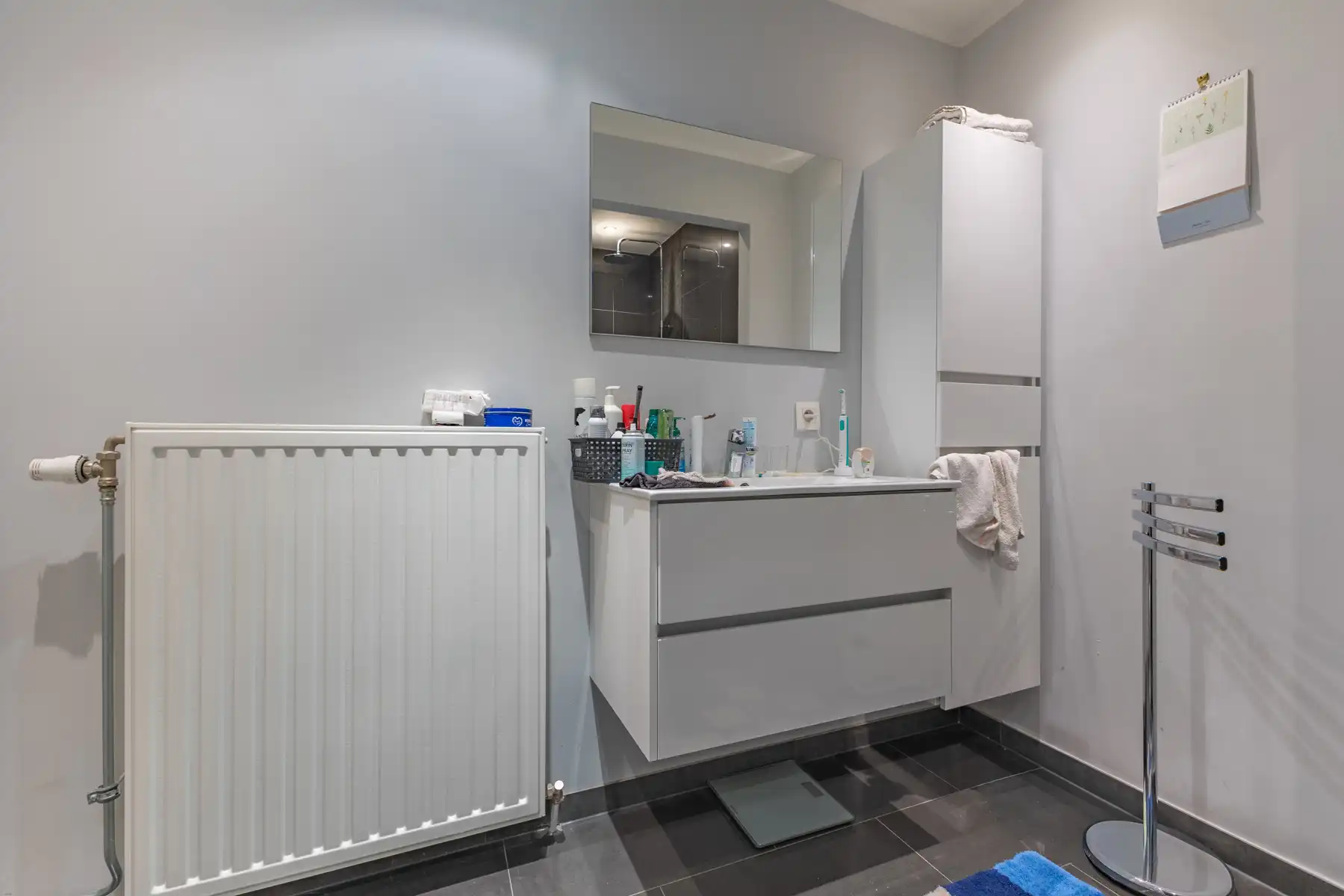 Zeer ruime woning met 5 slaapkamers, garage en tuin foto 17