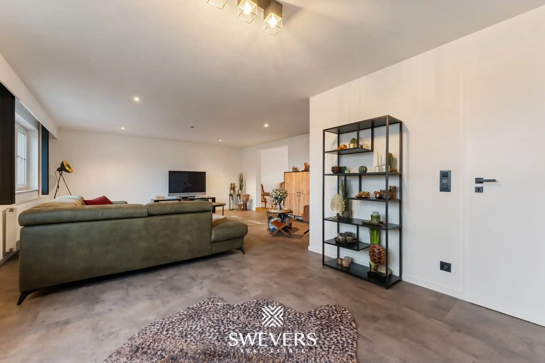 Opbrengsteigendom met handelspand, ruim appartement en uitbreidingspotentieel in hartje Heusden-Zolder foto 30