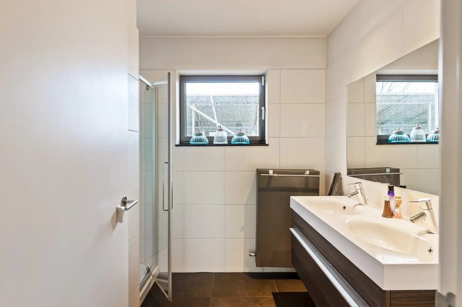 Ruime, exclusief afgewerkte woning met zwembad op Toplocatie te Berlaar foto 13