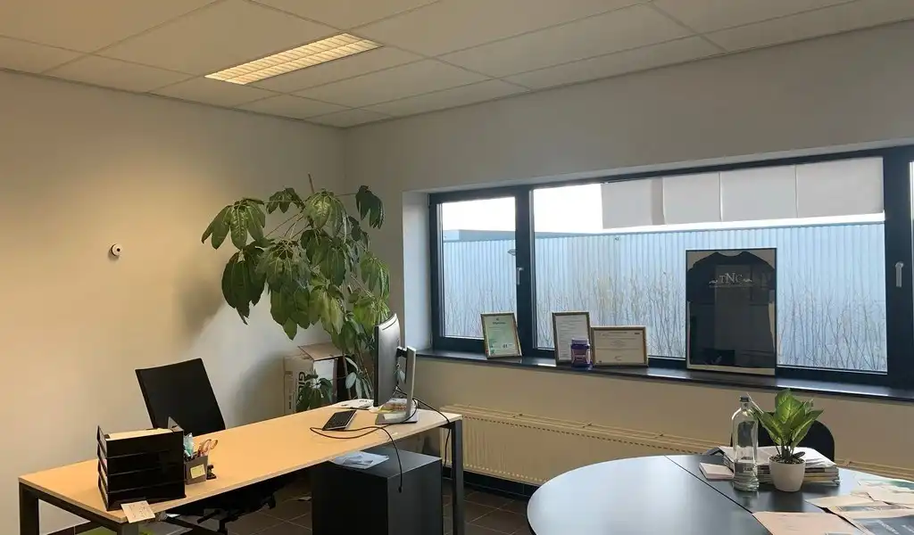 Kantoorruimte te huur vlakbij E313 in Geel foto 4