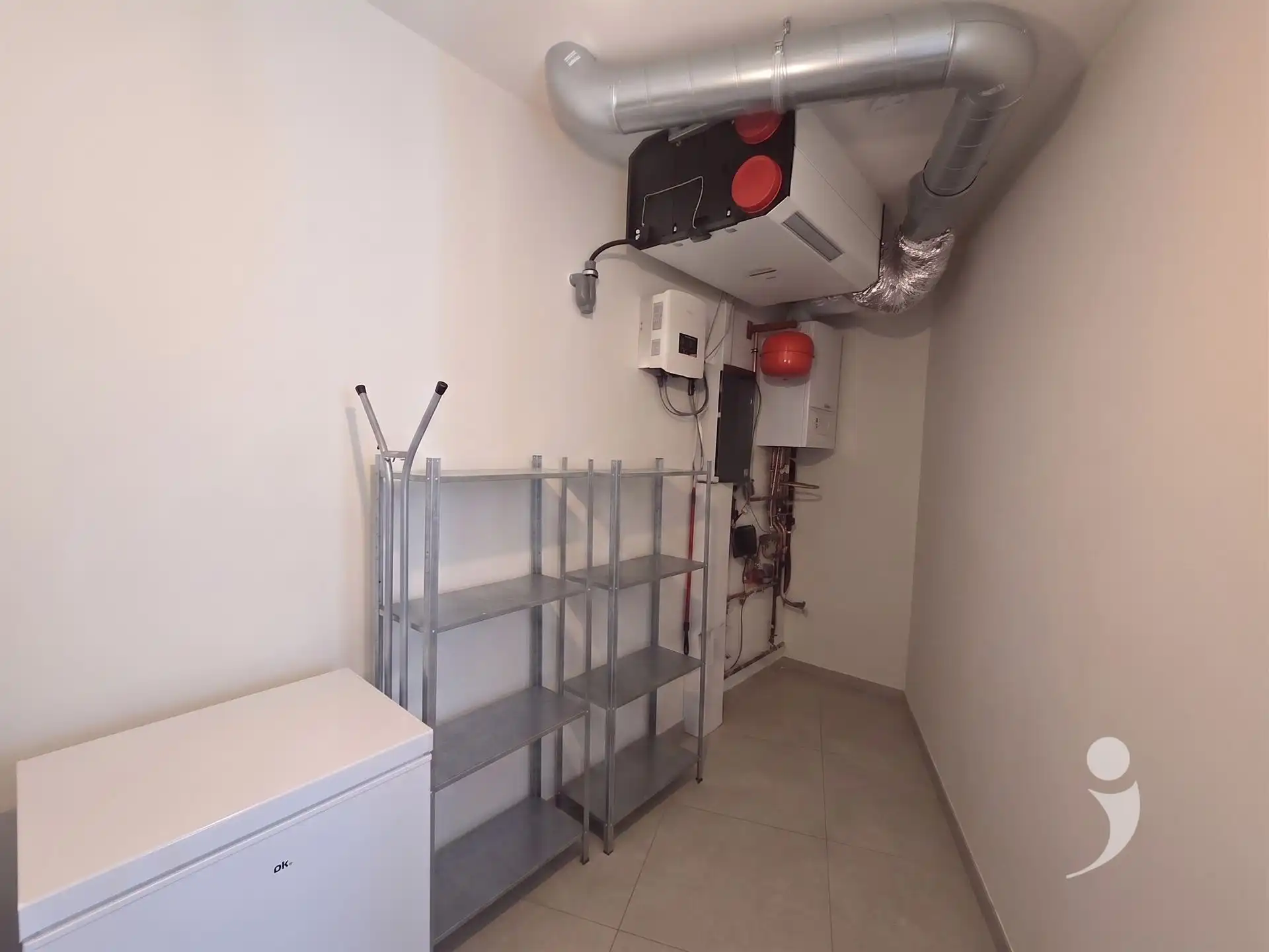 Zeer ruim en duurzaam appartement met 3 kamers en 1 staanplaats foto 13