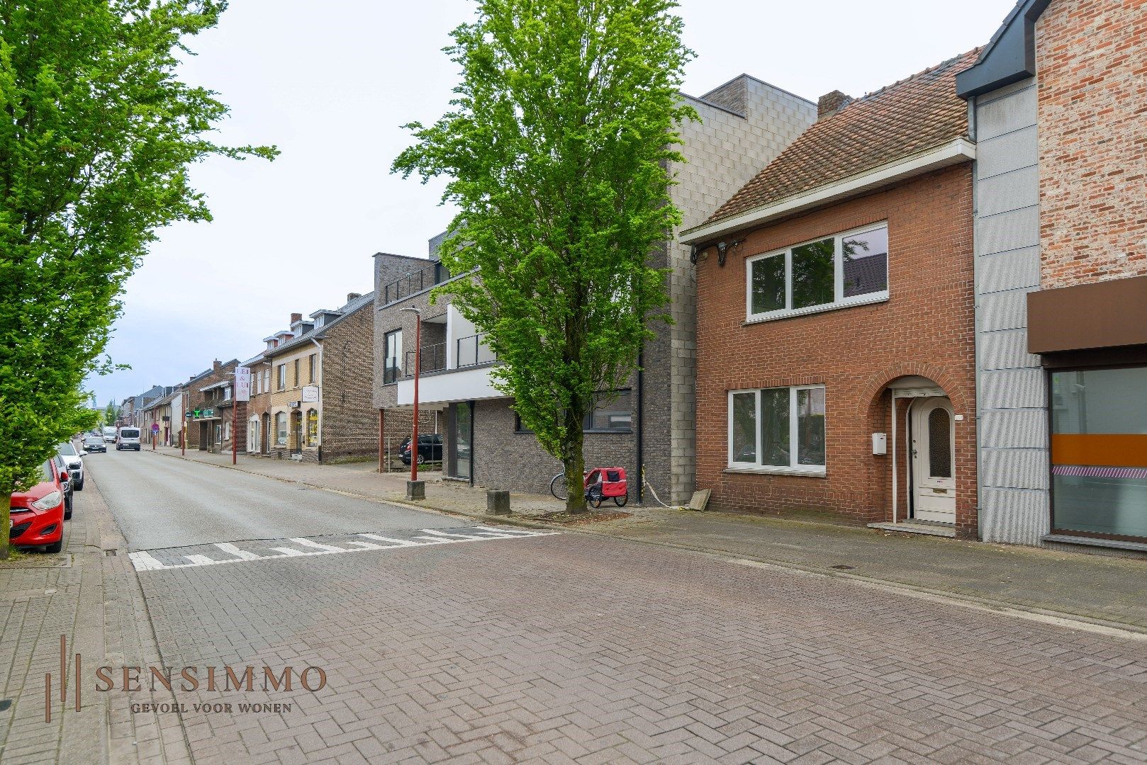 Op te frissen ruime gezinswoning met 3 slaapkamers foto 2