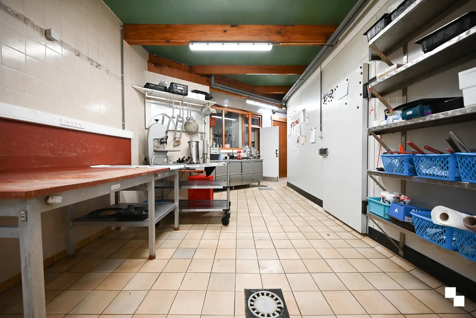 Instapklare slagerij met woonst te Sint-Eloois-Winkel (Ledegem) foto 9