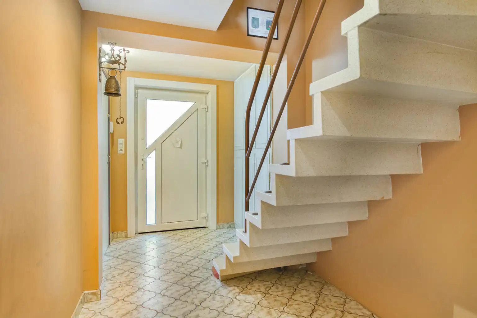 Instapklare bel-etagewoning gelegen op toplocatie foto 2