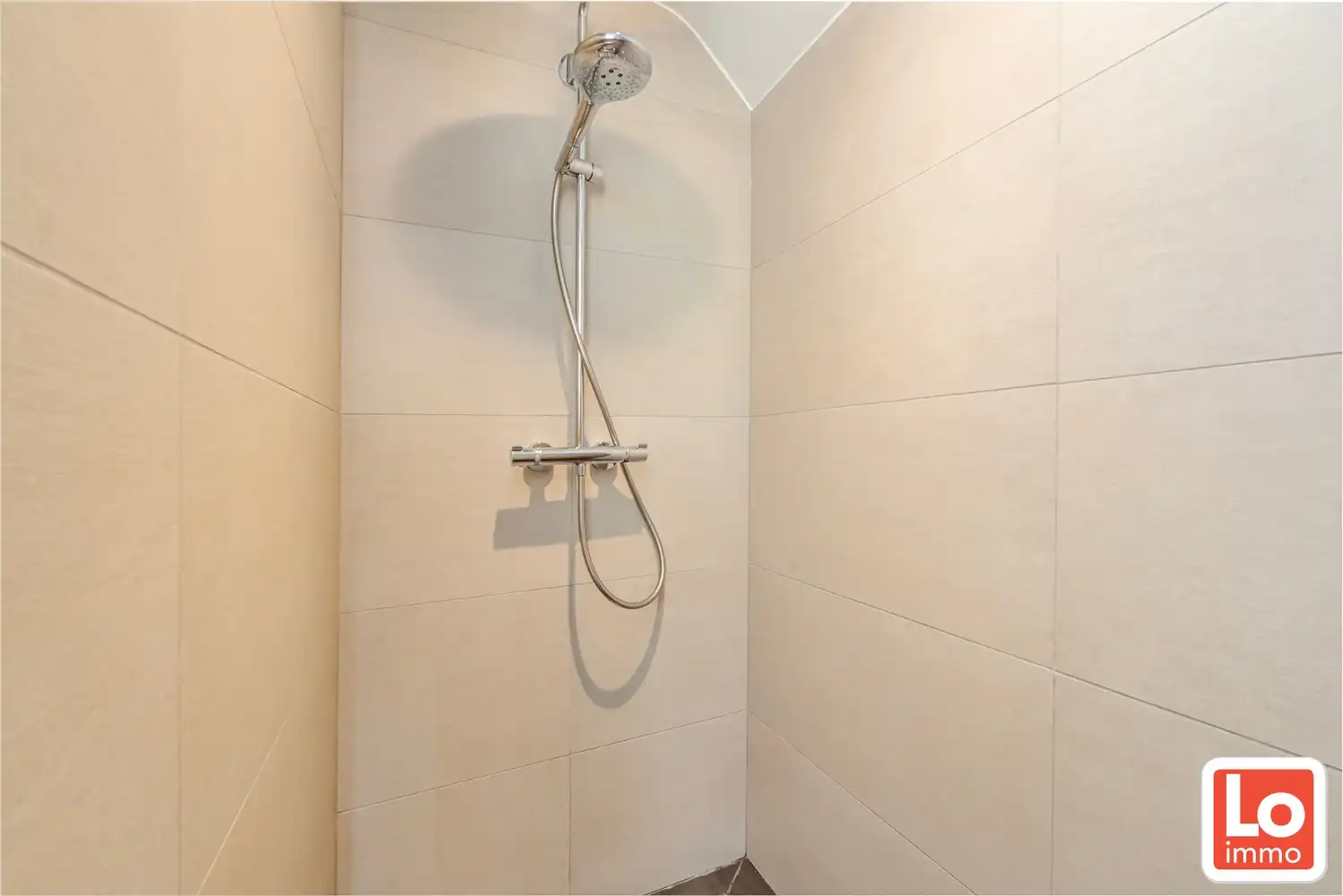 Prachtige instapklare villa met 4 slpks en zwembad op een rustige ligging foto 13