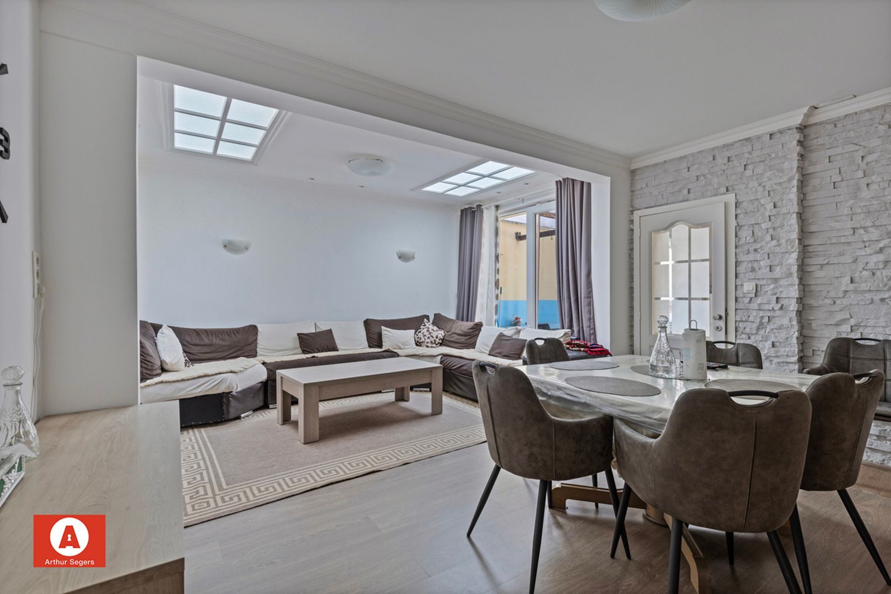 6 slaapkamers: ruime gezinswoning centrum Lebbeke. foto 5