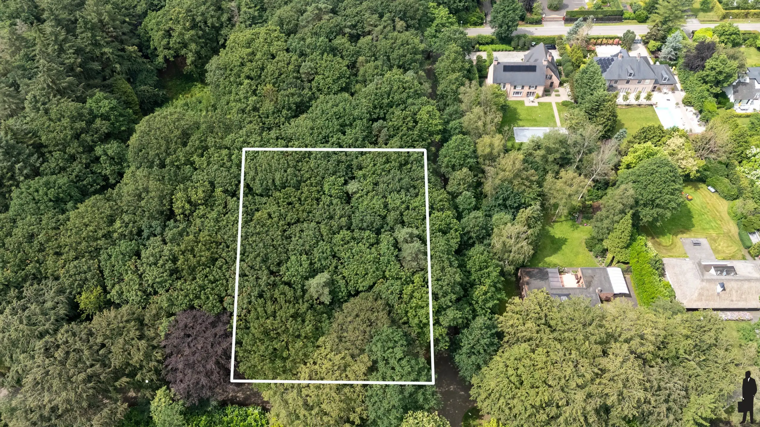 Villaperceel van ca. 2.239 m² met zuidwestoriëntatie foto 2