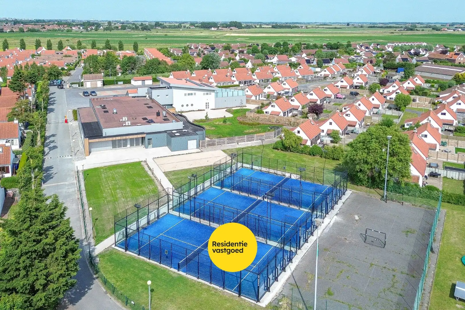 Unieke opportuniteit: horecazaak met 3 padelterreinen, terrassen en tuin te huur! foto 20