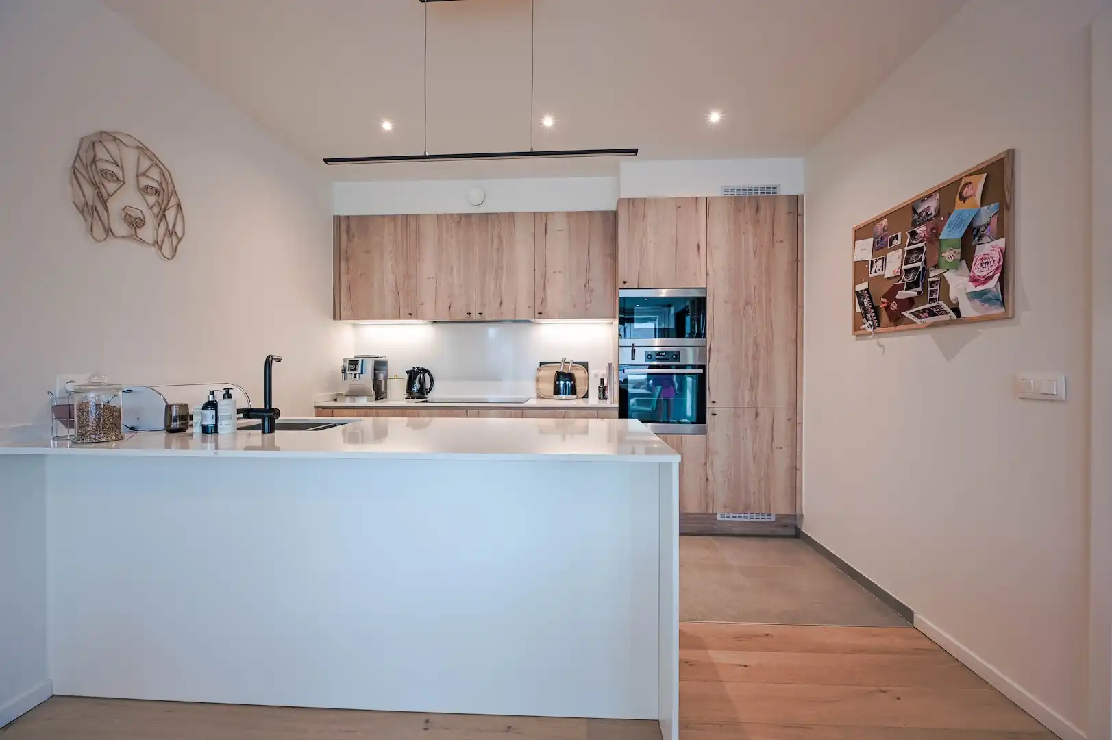 Stijlvol afgewerkt appartement met open zichten, zuidgericht terras, autostaanplaats en berging foto 9