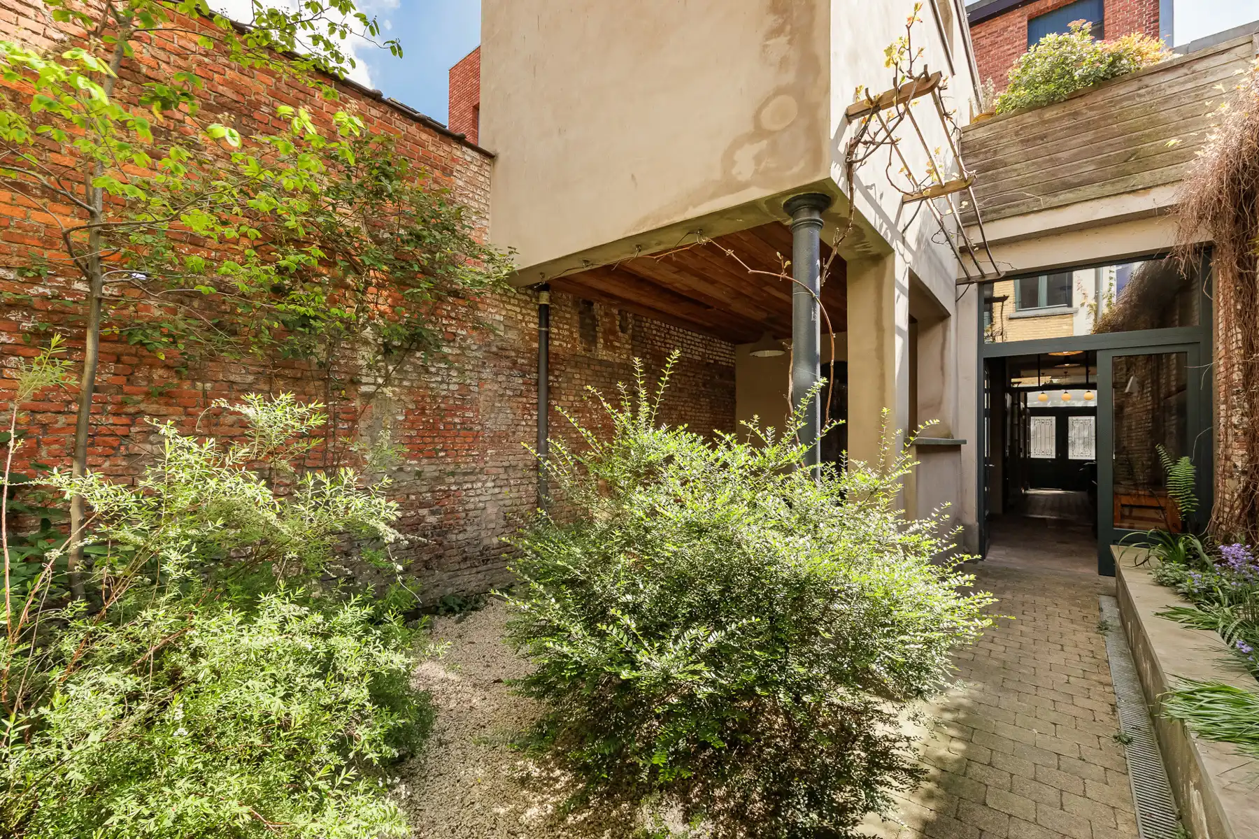 Grote woning met achterhuis in het leuke Berchem foto 12
