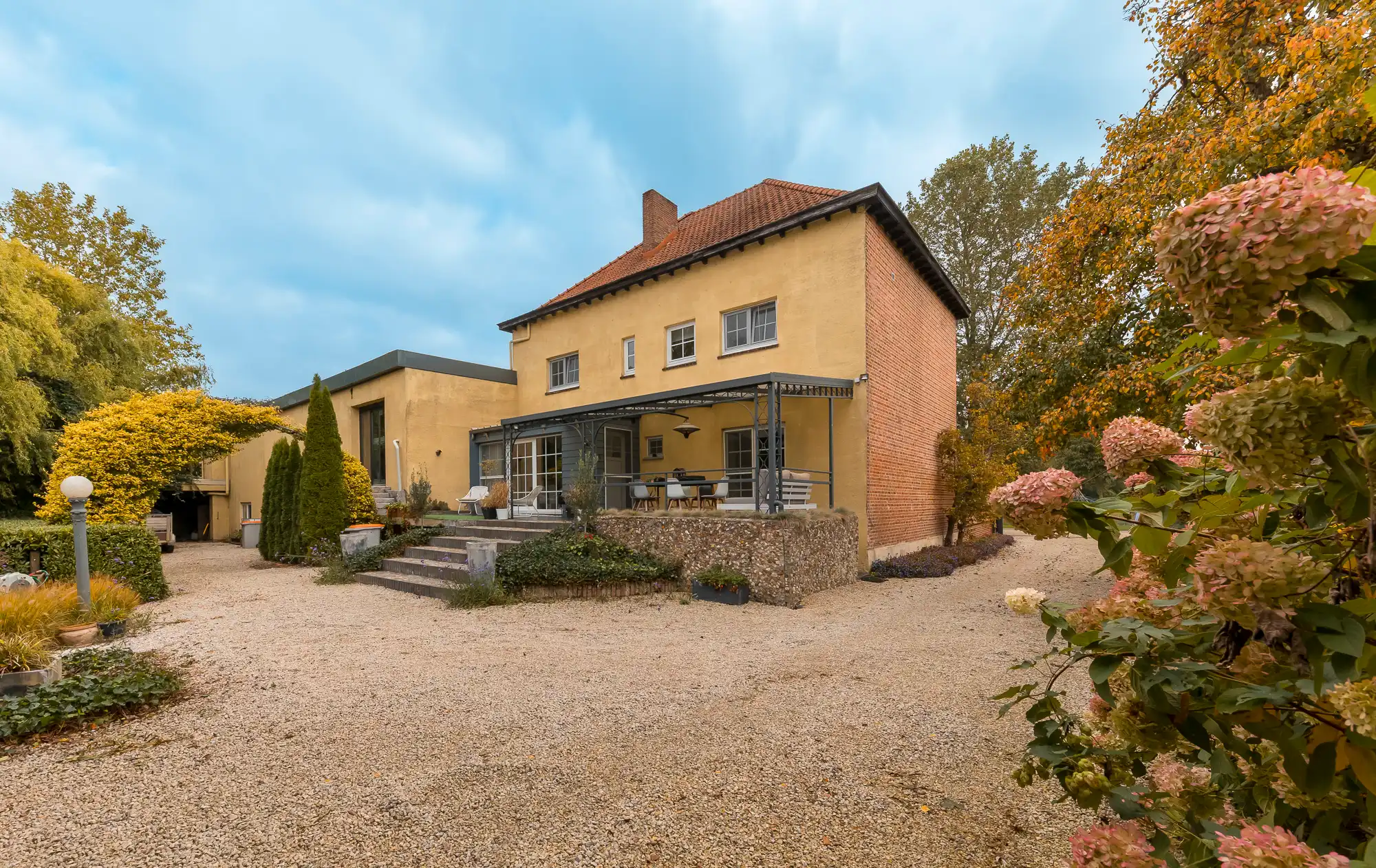 TE KOOP: Karaktervolle woning + naastliggend multifunctioneel bijgebouw op gunstige ligging in Bocholt foto 13