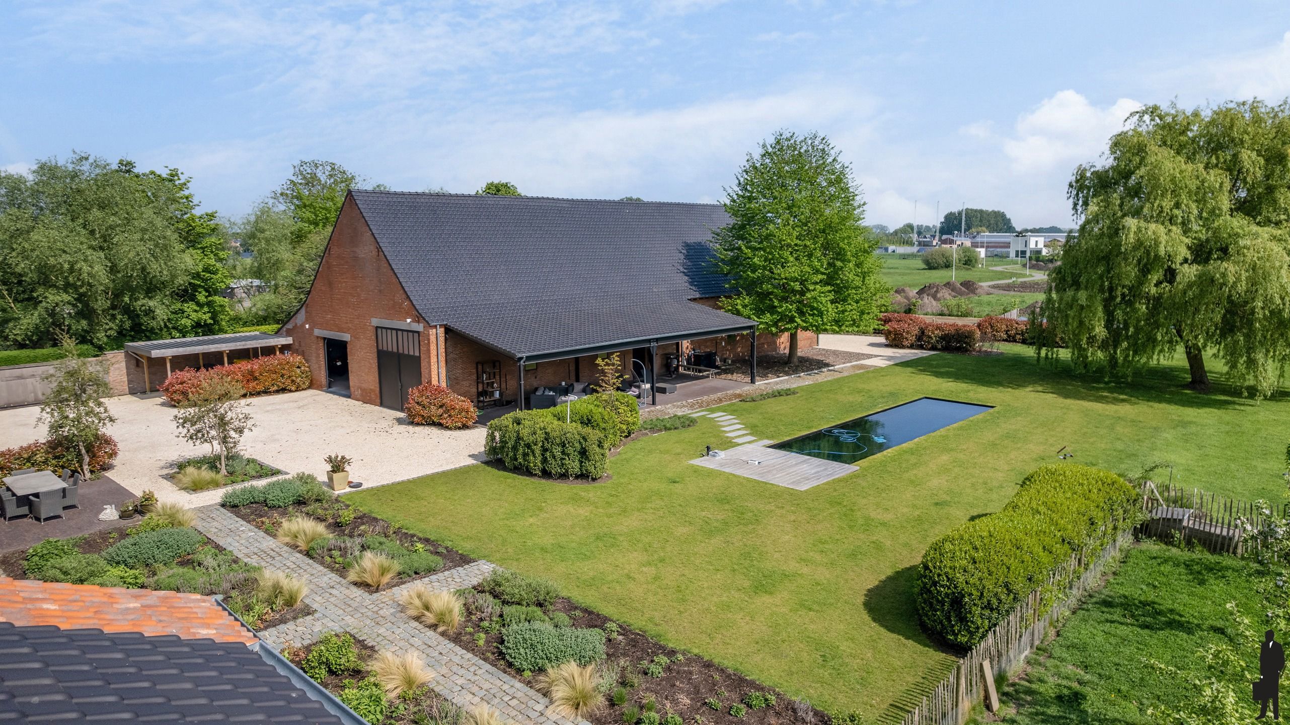 Unieke hoeve met schuur en bijgebouw op een perceel van 1ha foto 35