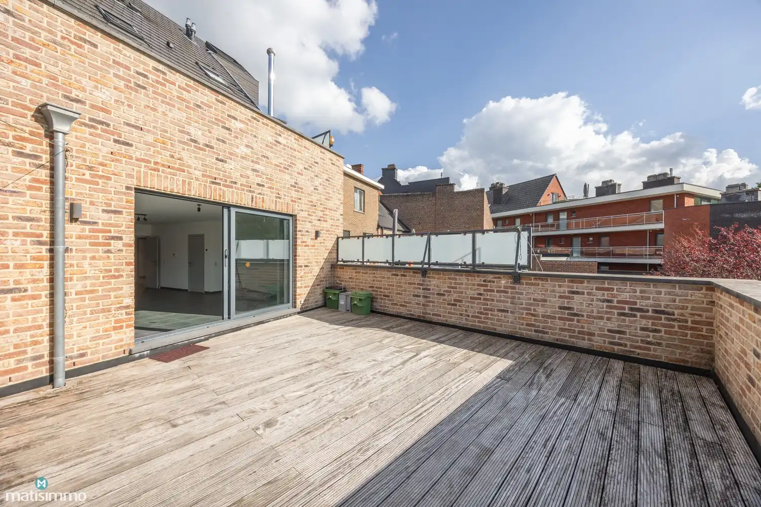 INSTAPKLAAR APPARTEMENT MET 2 SLAAPKAMERS, RUIM TERRAS EN AUTOSTAANPLAATS IN HET CENTRUM VAN BILZEN foto 14