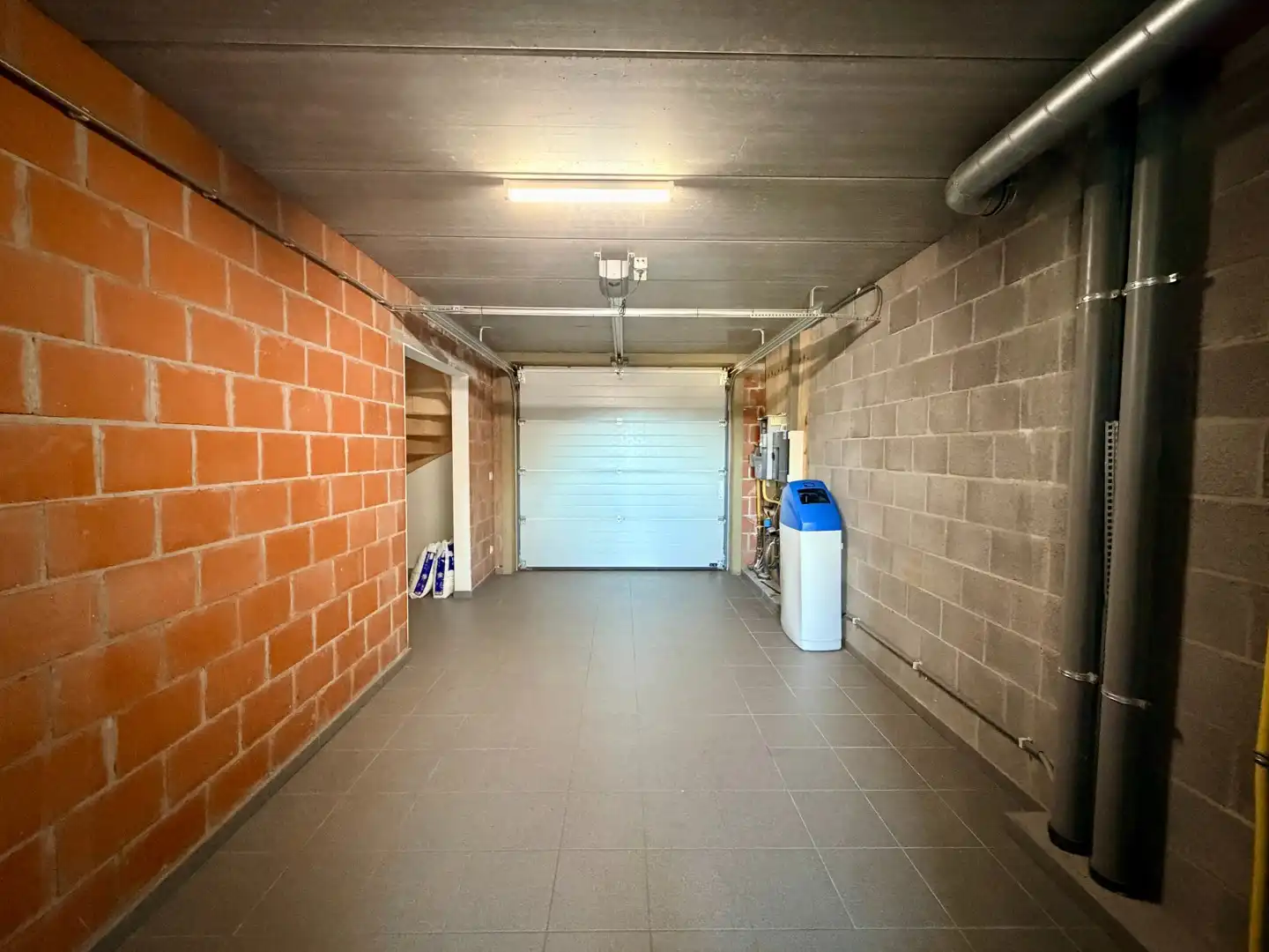 Ideale starterswoning in rustige woonwijk te Ledegem! foto 5