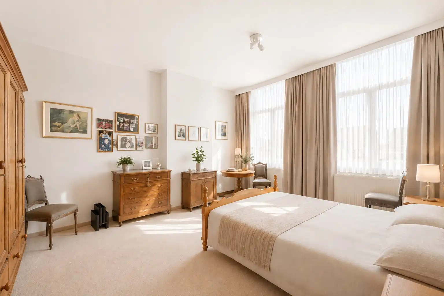 Karaktervol herenhuis met vijf slaapkamers en ruime tuin op uitstekende ligging in Pittem! foto 25