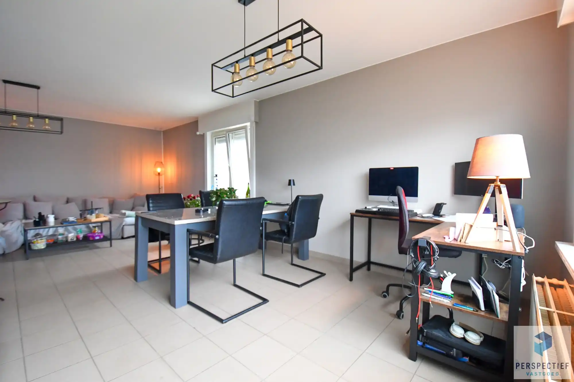 Instapklare halfopen bebouwing met 4 slpks, dubbele garage & tuin foto 7