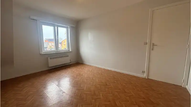 Ruime koppelwoning met 3 slaapkamers Garage en Tuin te huur in Brugge foto 11