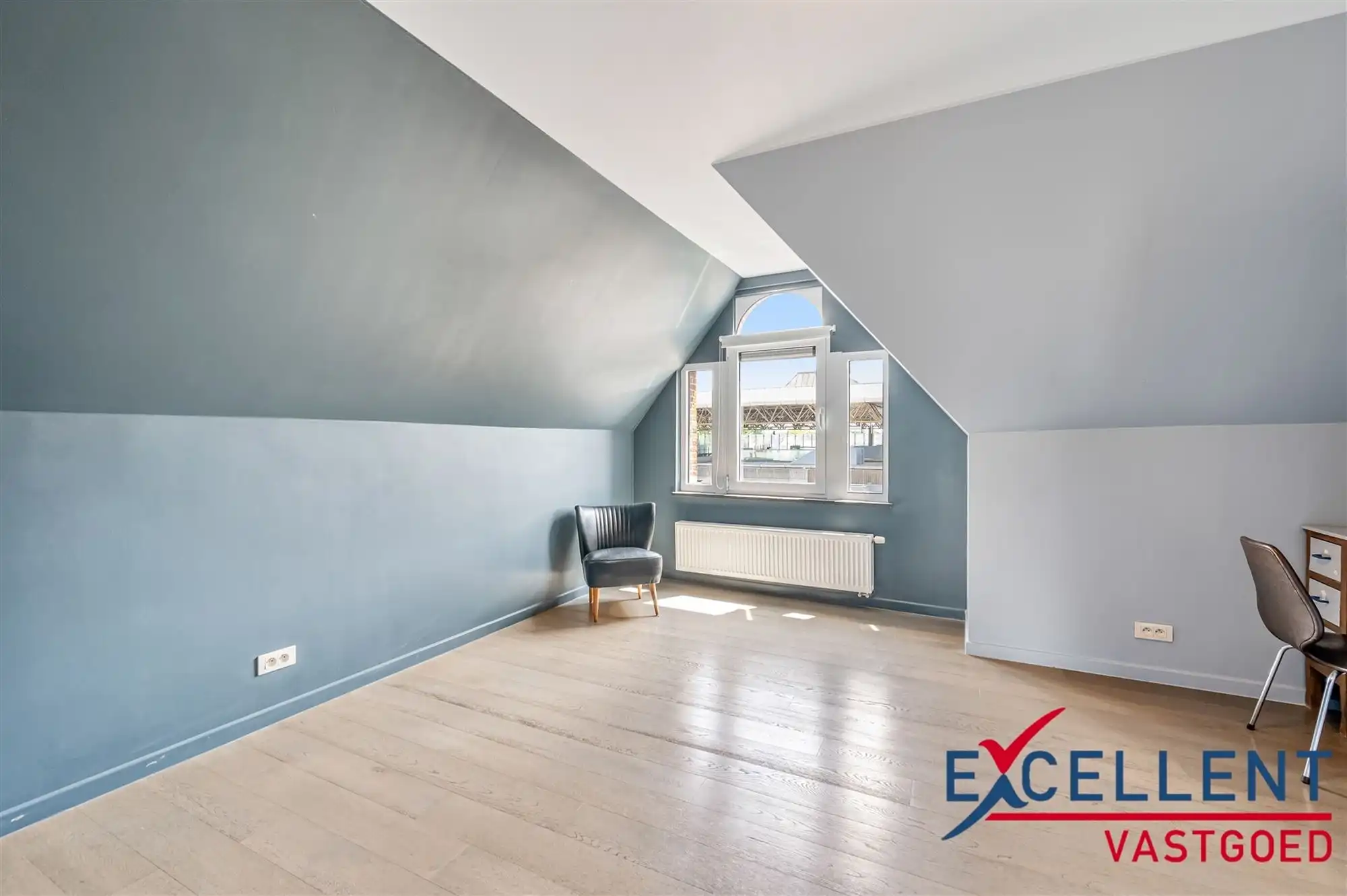 Instapklaar appartement aan het station van Deinze foto 8