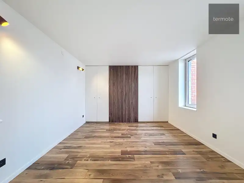 magazijn met woonst foto 38