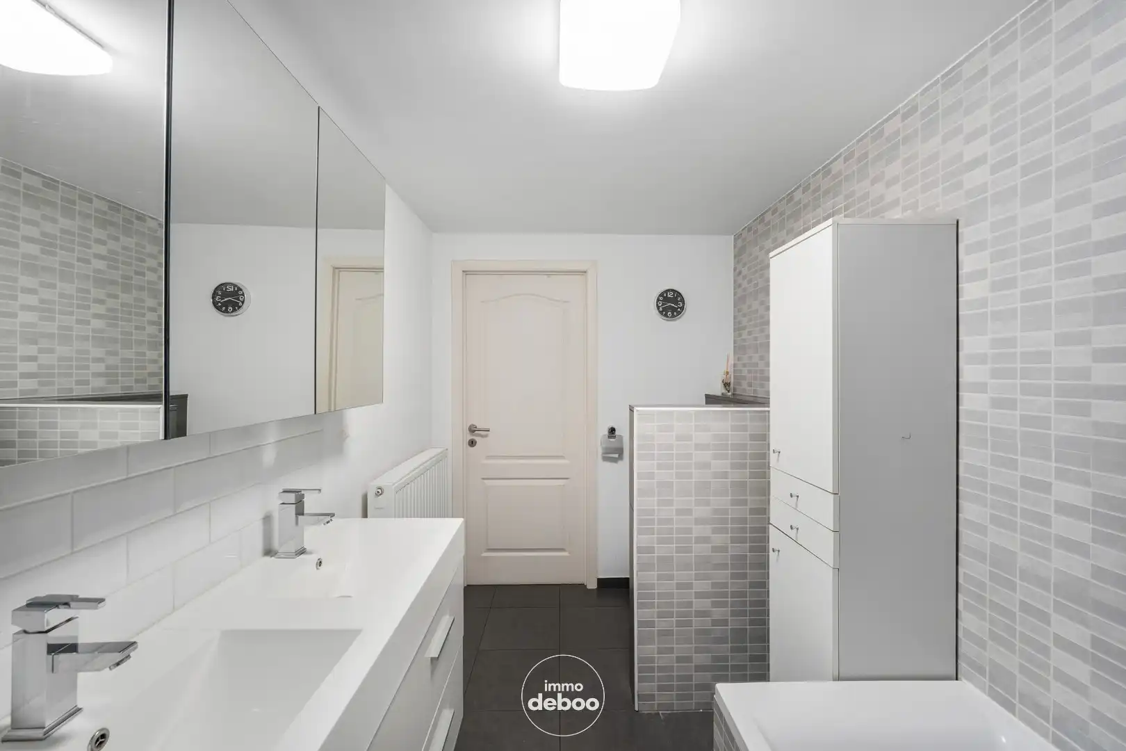 Verzorgde rijwoning met ruime garage foto 14