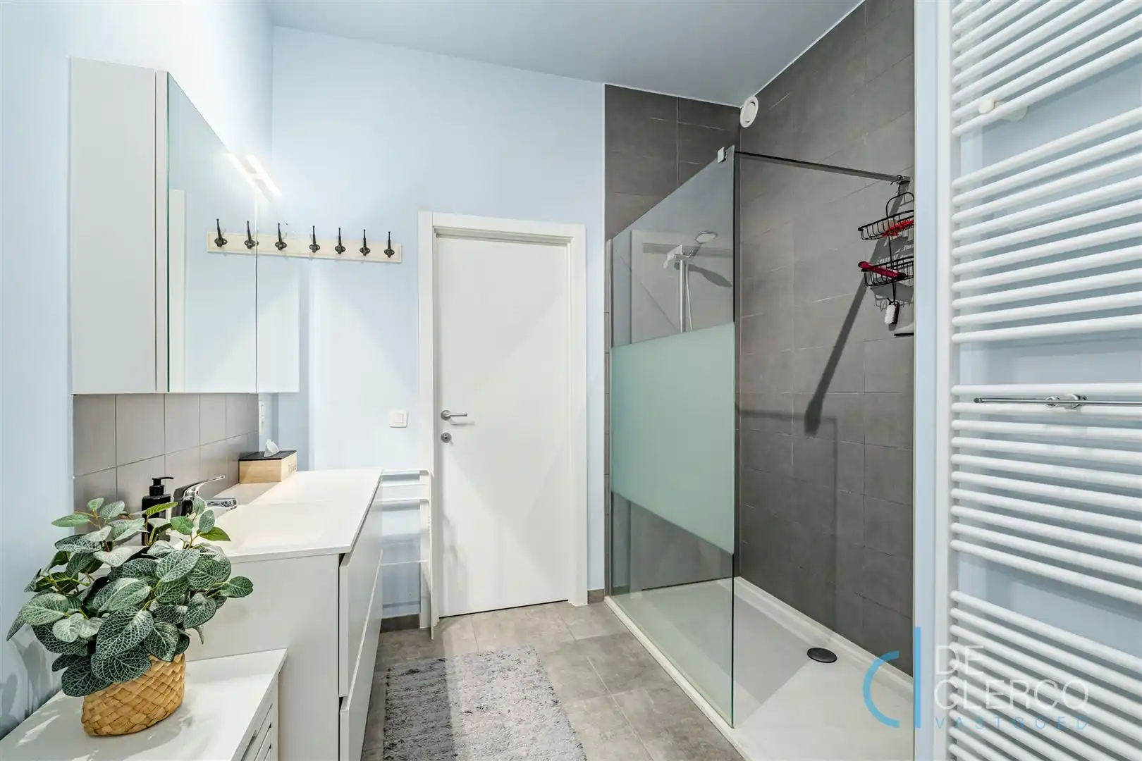 Modern, recent appartement te koop met garage in Gent! foto 7