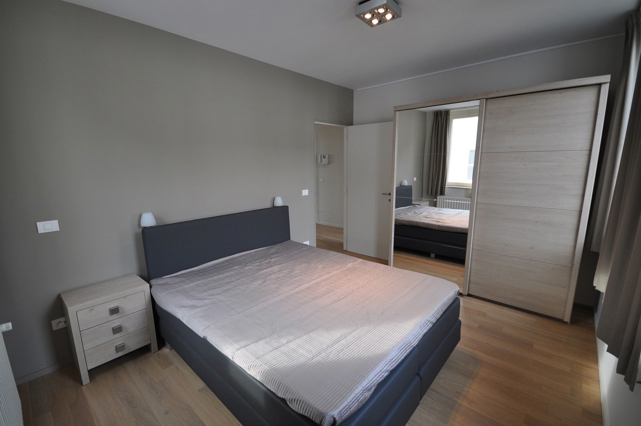 Gemeubeld appartement te huur met zicht op het MAS foto 7