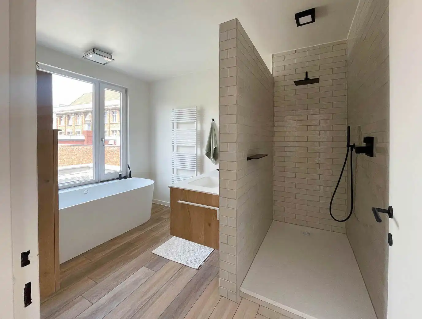 exclusief gerenoveerde herenwoning met garage, zonnige stadstuin en terrassen in het historische hart van Brugge foto 26
