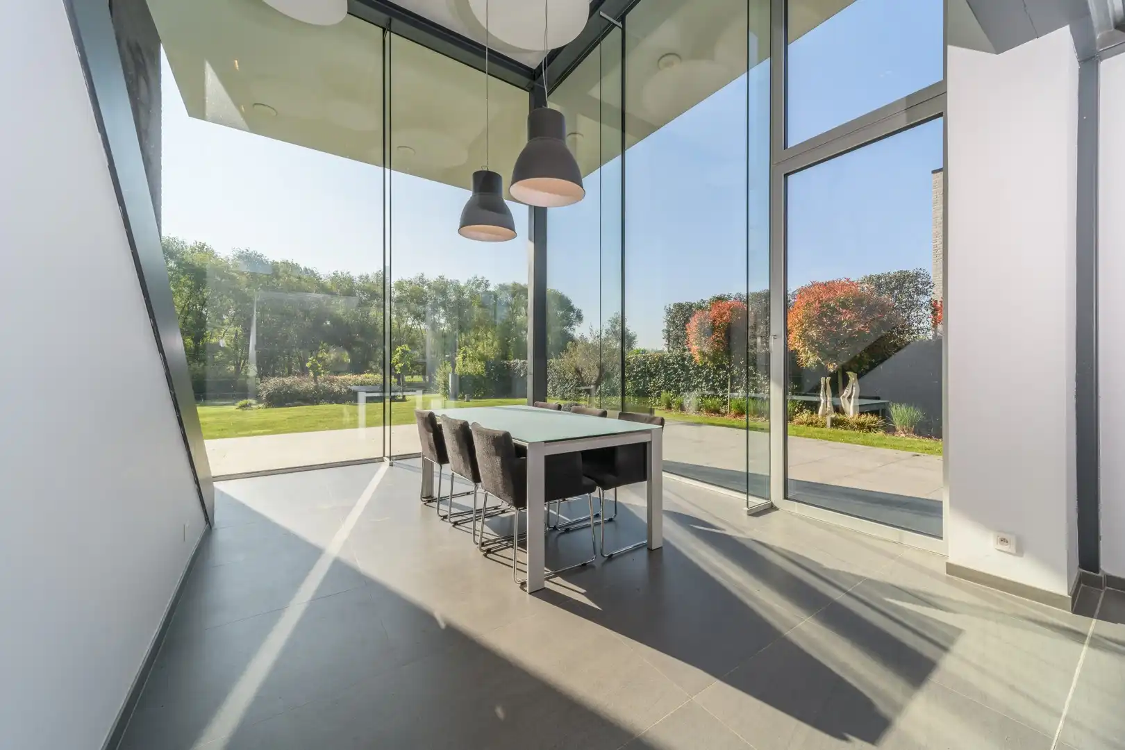 Zeer ruime, moderne en luxueuze villa foto 5