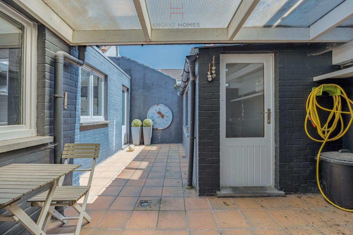 Charmante woning op wandelafstand van het strand in Heist foto 11