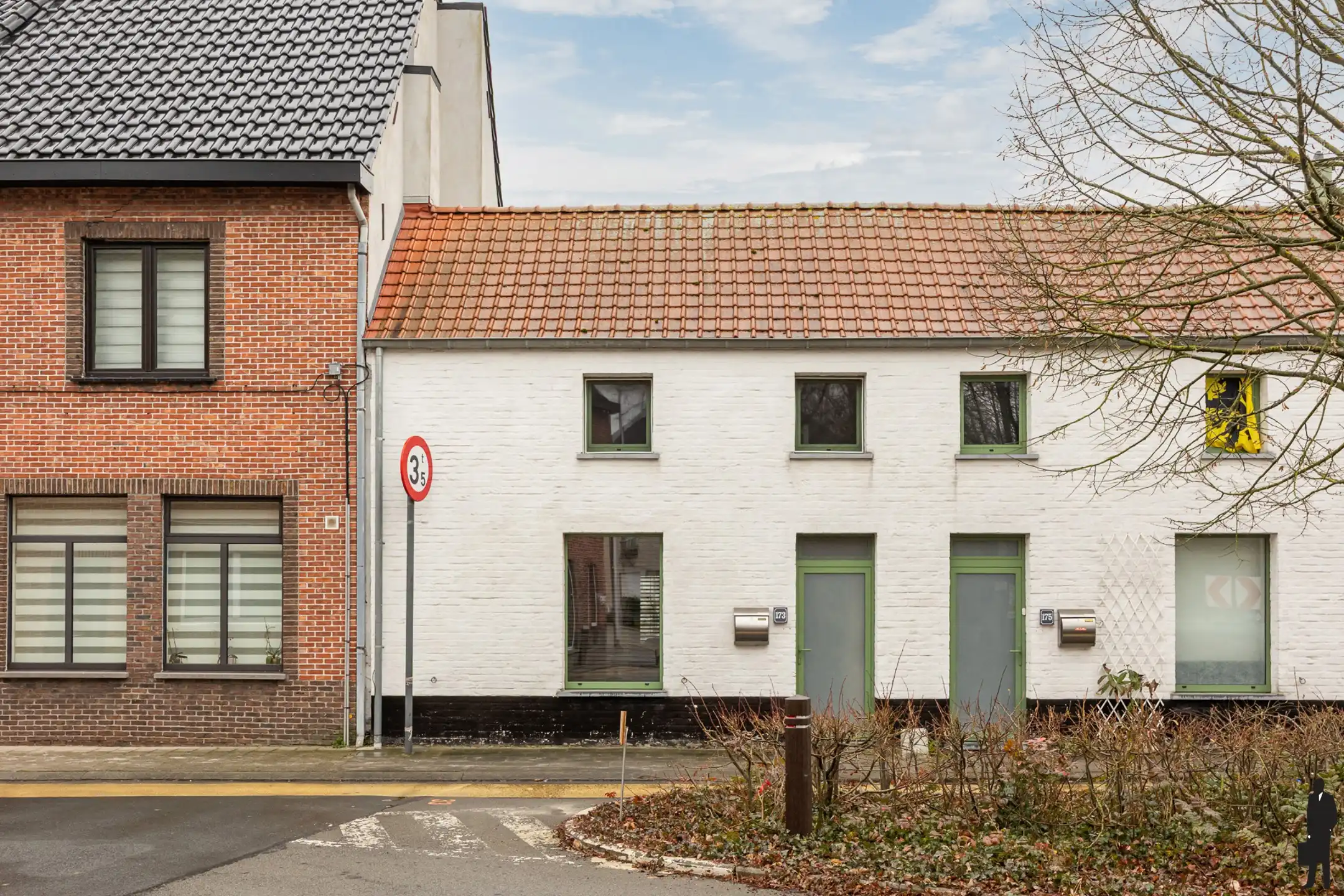 Instapklare woning met terras nabij het centrum van Zele foto {{pictureIndex}}