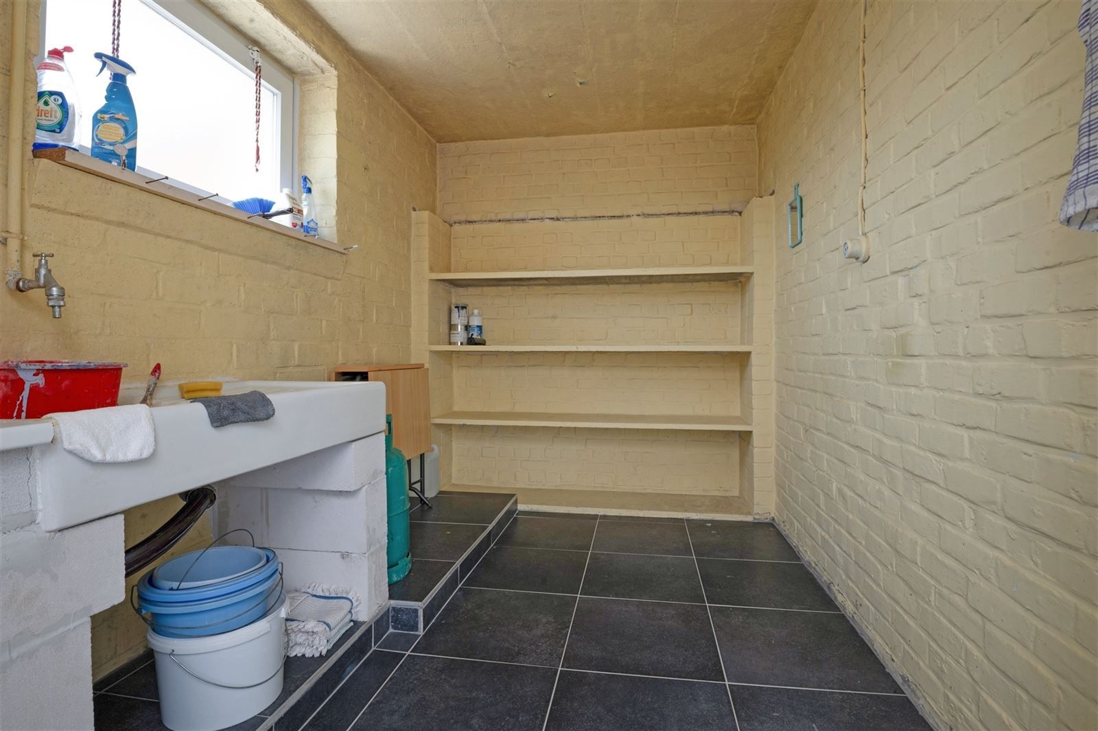 Te renoveren woning in doodlopende straat foto 21