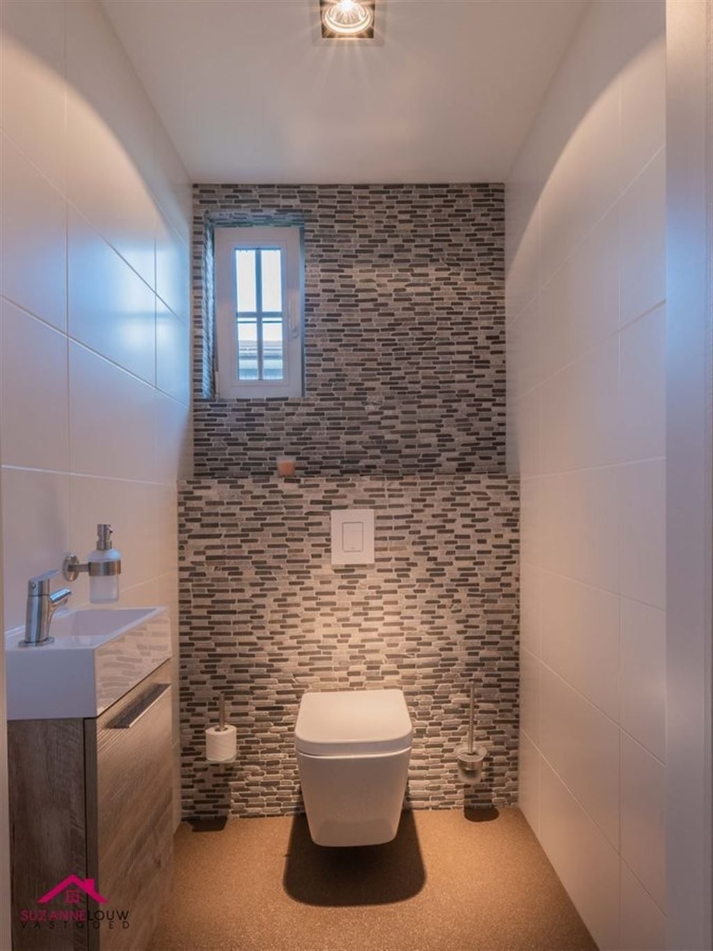 Vrijstaande woning, volledig gerenoveerd foto 23