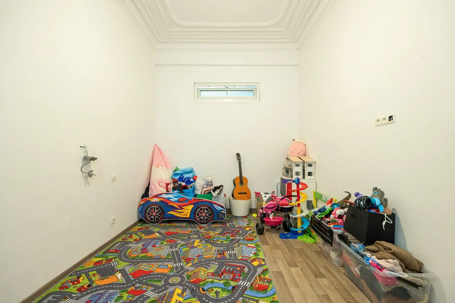 Ruime  op te frissen woning met 6 tot 8 slaapkamers en veelzijdige woonmogelijkheden foto 18