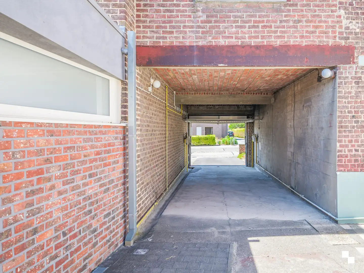 Op te frissen woning met gezellige tuin in het hart van Merelbeke foto 33