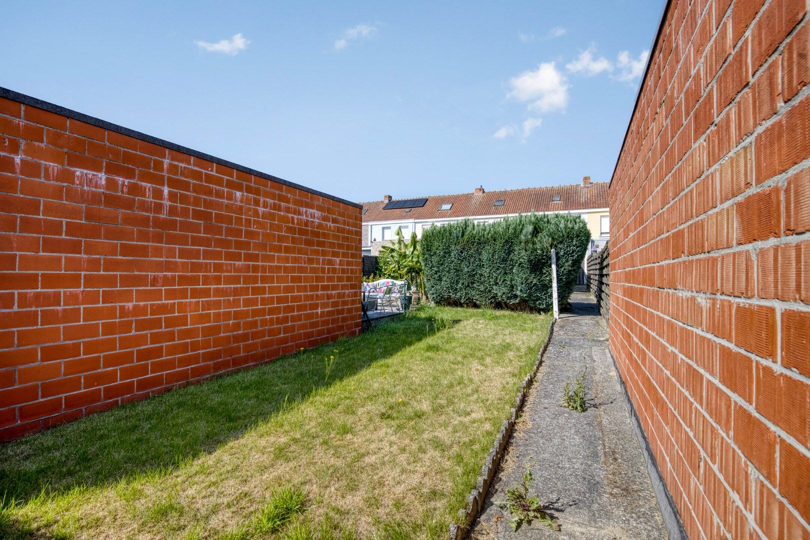 Gezellige te  renoveren woning met tuin in rustige buurt! foto 15