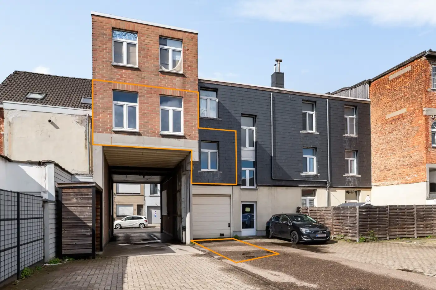 Instapklaar app. op 1ste verd. met 2 slpk. en autostaanplaats foto 22