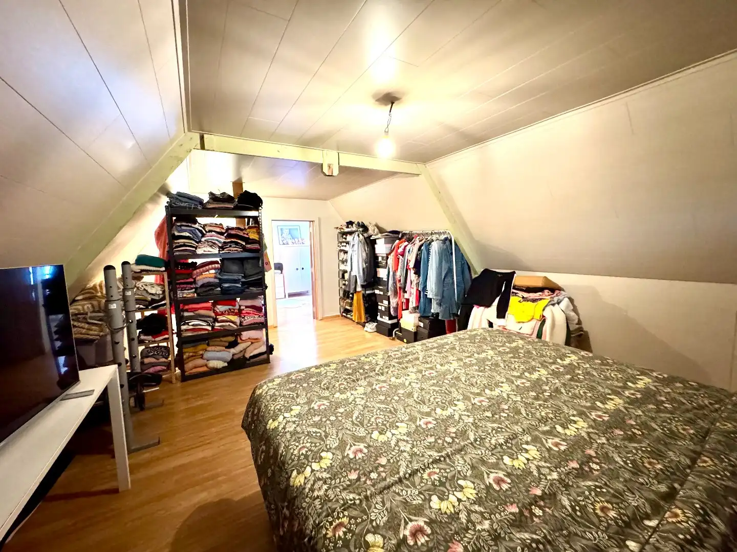 HALFOPEN WONING MET 2 SLPKS (3 MOGELIJK), GARAGE EN TUIN foto 17