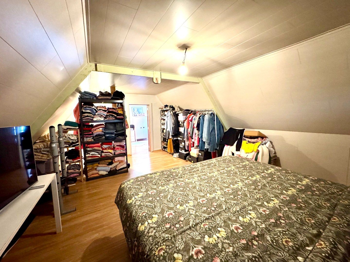 HALFOPEN WONING MET 2 SLPKS (3 MOGELIJK), GARAGE EN TUIN foto 17